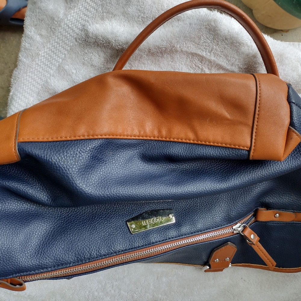 Purse Rossetti New Navy w/camel colored accents - Picture 4 of 6